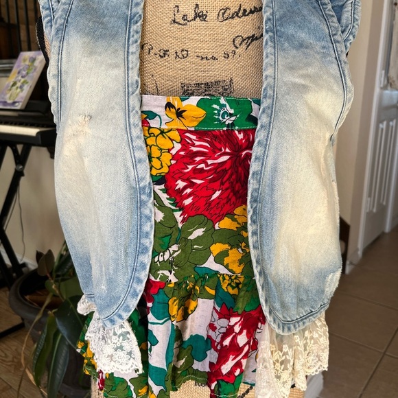 NATURAL LIFE Colorful Floral Tank Top - Picture 8 of 9